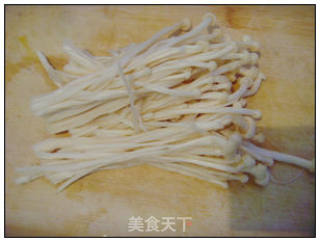 猪肉粉条炖金针菇的做法步骤：3
