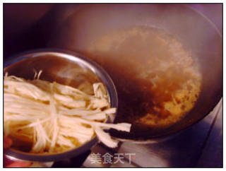 猪肉粉条炖金针菇的做法步骤：11