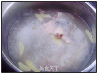 香辣猪脚的做法步骤：1