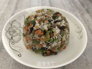 牛肉粒咸菜炒饭的做法