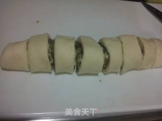 肉香小花卷的做法步骤：10