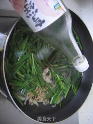 韭菜煮蛤蜊肉的做法步骤：6