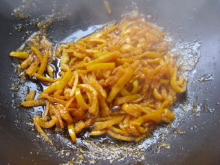 意外的零食——糖炒橘皮的做法步骤：5