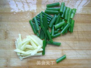 姜葱爆炒鸭胗的做法步骤：5