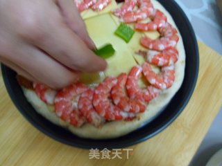 至尊鲜虾披萨的做法步骤：8