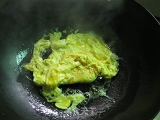 一碗剩饭的华丽变身——辣白菜炒饭的做法步骤：3