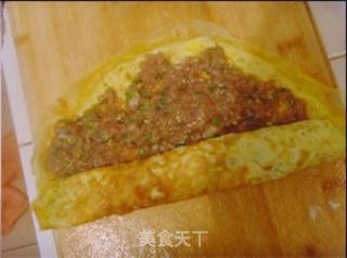 蛋皮肉卷的做法步骤：7