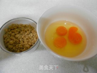 萝卜干煎蛋的做法步骤：1
