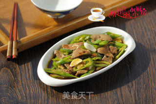 杭椒溜猪尖的做法