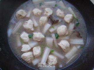 鸭肝鱼丸白萝卜汤的做法步骤：5