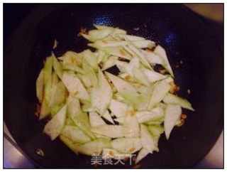 虾皮丝瓜炒鸡蛋的做法步骤：6