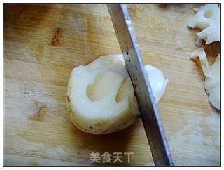 莲藕猪脚汤的做法步骤：3