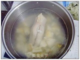 莲藕猪脚汤的做法步骤：7