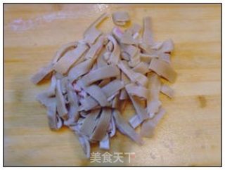 辣炒驴皮的做法步骤：1