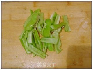 辣炒驴皮的做法步骤：2