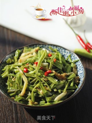 榨菜炒空心菜梗的做法