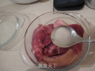 蜜汁烤叉烧的做法步骤：2
