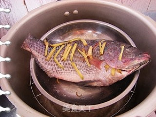 清蒸福寿鱼的做法步骤：2