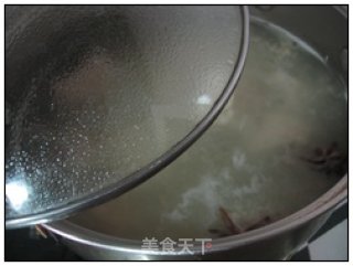 【酸菜炖排骨】家人最爱的炖菜的做法步骤：3