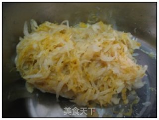 【酸菜炖排骨】家人最爱的炖菜的做法步骤：4