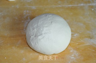 麻盐玫瑰花卷－－要想甜加点盐的做法步骤：2