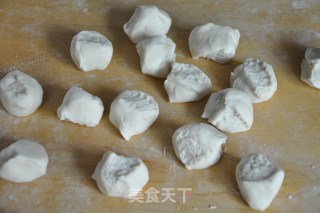 麻盐玫瑰花卷－－要想甜加点盐的做法步骤：3