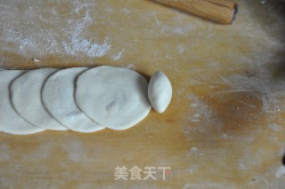 麻盐玫瑰花卷－－要想甜加点盐的做法步骤：7