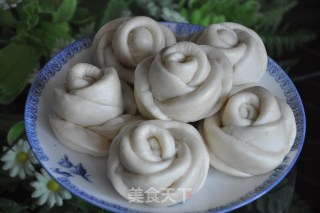 麻盐玫瑰花卷－－要想甜加点盐的做法步骤：11
