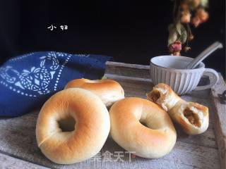 蛋黄肉松贝果的做法