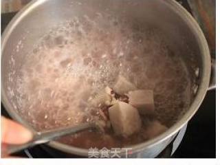 【奶香芡实香芋羹】 记忆里最美味的甜品原来是养生圣品的做法步骤：4