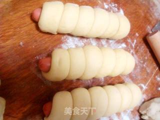 鲜奶肉肠卷的做法步骤：6