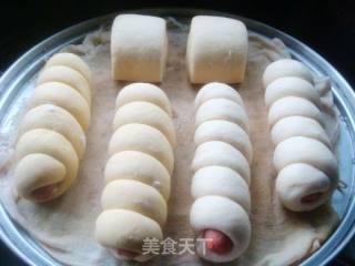 鲜奶肉肠卷的做法步骤：7