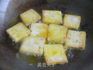 金黄诱人——家常豆腐的做法步骤：4