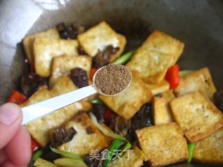金黄诱人——家常豆腐的做法步骤：8