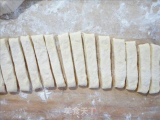 豆浆油条的做法步骤：7