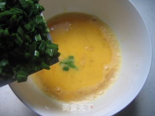 银鱼韭菜炒蛋的做法步骤：3