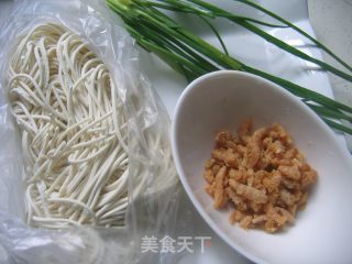 开洋葱油拌面的做法步骤：1