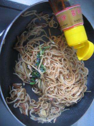开洋葱油拌面的做法步骤：9