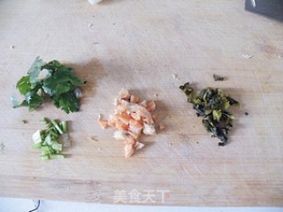 煮蛋器体验-----海米酸菜蒸蛋羹的做法步骤：1
