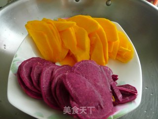 奶香玫瑰馒头的做法步骤：1