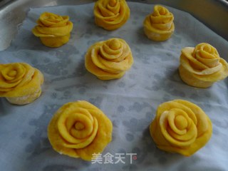 奶香玫瑰馒头的做法步骤：9