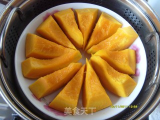 蜂蜜柚子蒸南瓜的做法步骤：1