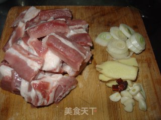 排骨的做法 蜜汁排骨的做法步骤：1