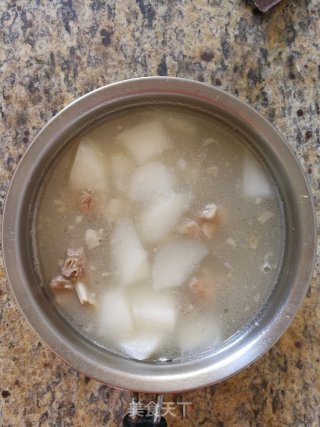 萝卜龙骨汤的做法