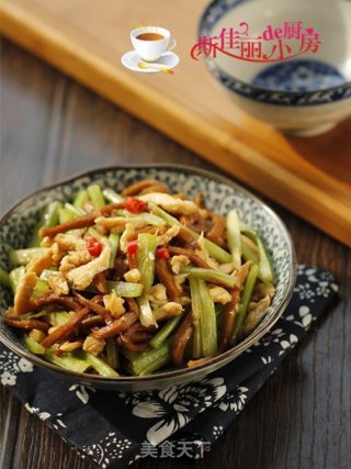 芹菜千叶豆腐炒鸡丝的做法