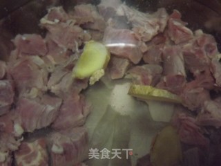 南瓜炖牛肉的做法步骤：3
