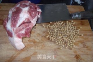 美味家常 黄豆焖猪肉的做法步骤：1