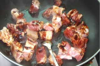 美味家常 黄豆焖猪肉的做法步骤：5