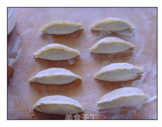 三鲜锅贴的做法步骤：10