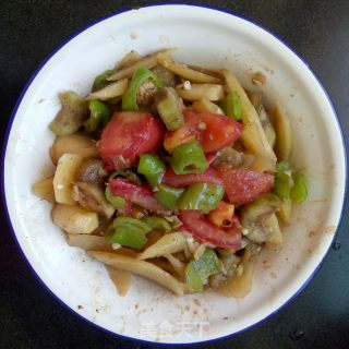 青椒西红柿茄子炒土豆片的做法
